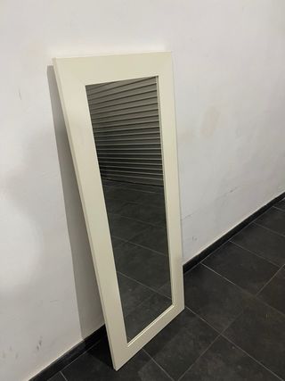 Espejo blanco de madera - 1 ud.