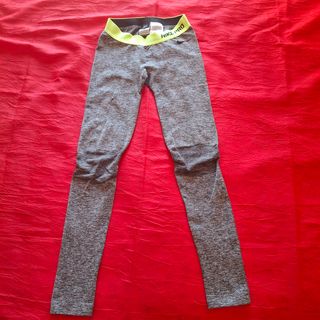 Legging Nike Pro Dri-FIT gris XS muy buen estado 