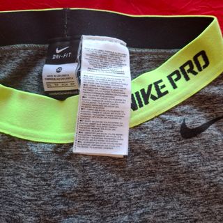 Legging Nike Pro Dri-FIT gris XS muy buen estado 