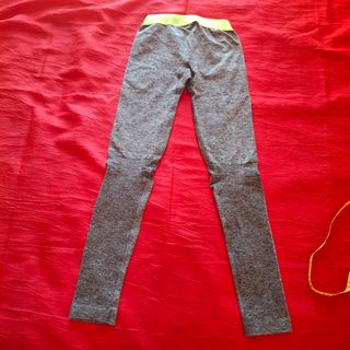 Legging Nike Pro Dri-FIT gris XS muy buen estado 