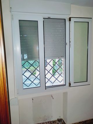 Compacto Ventana PVC con Mosquitera 