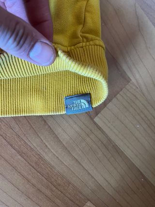 Sudadera The North Face amarilla