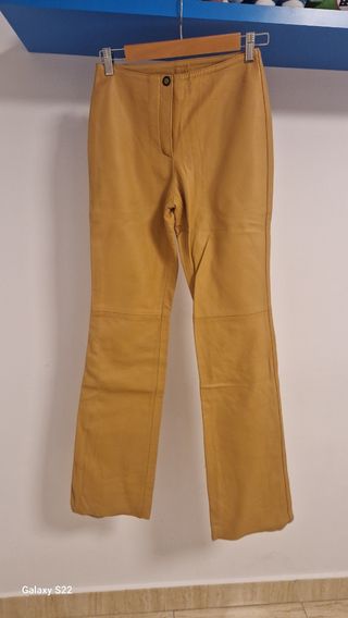 Pantalones piel beige