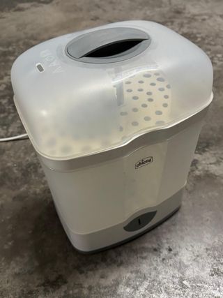 Esterilizador Chicco - Biberones y Chupetes