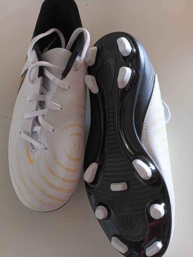 Botas Nike Phantom - Fútbol