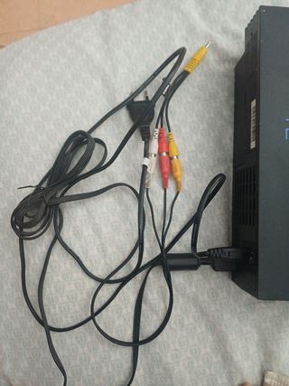 PlayStation 2 negra - 2 juegos
