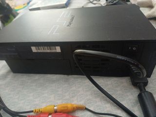 PlayStation 2 negra - 2 juegos