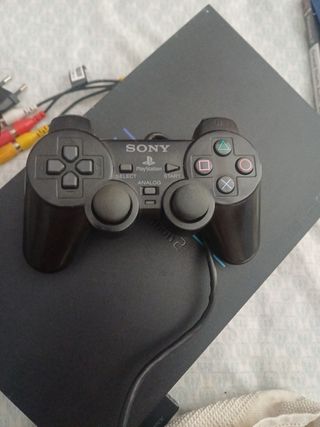 PlayStation 2 negra - 2 juegos