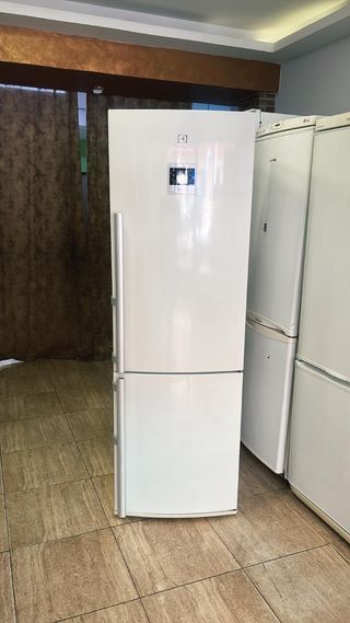 Nevera combi marca electrolux no frost clase A++ 