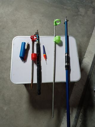 Cañas de pescar usadas