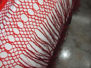 MANTÓN de seda bordado