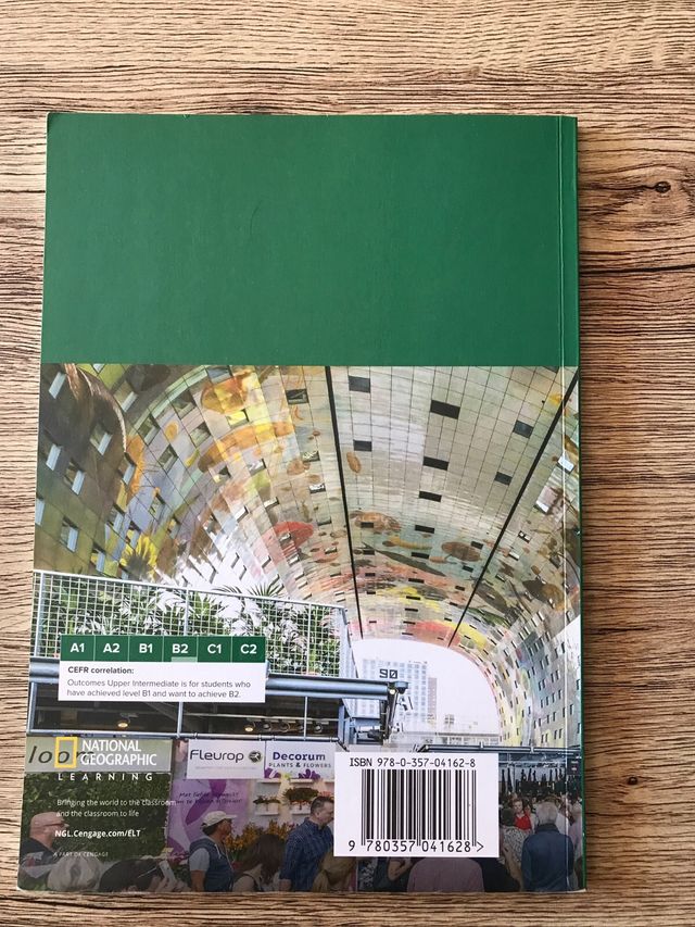 Outcomes Upper Intermediate with Access Code an...