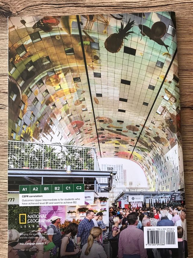 Outcomes Upper Intermediate with Access Code an...