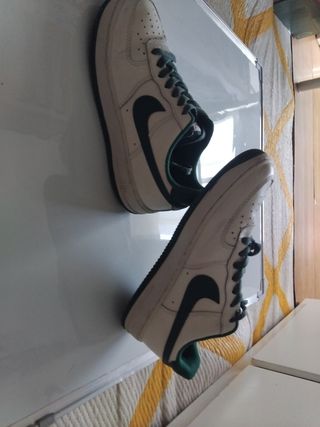 Nike Air Force 1 Blancas/Verdes