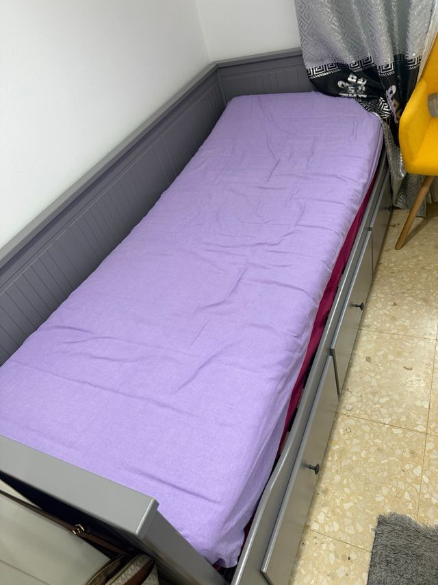 Cama supletoria Ikea con cajones
