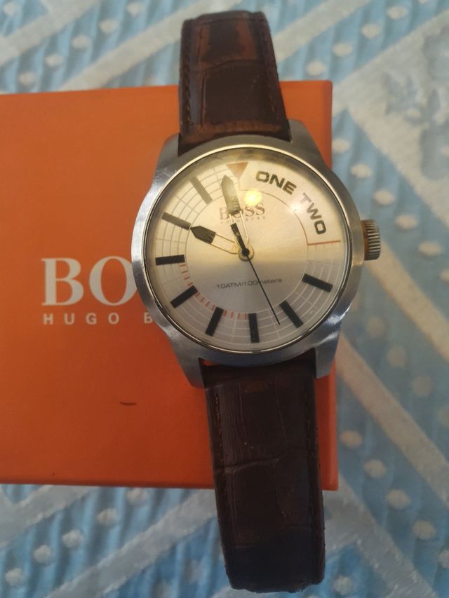 Reloj Hugo Boss marrón y plata