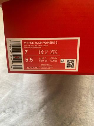 Zapatillas Nike Zoom Vomero 5 rosas y blancas
