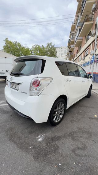 Toyota Versu 2014