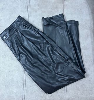 Pantalones cuero negros
