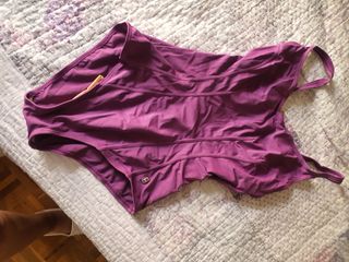 Bañador morado