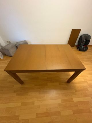 Mesa de Comedor de Madera