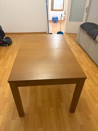 Mesa de Comedor de Madera