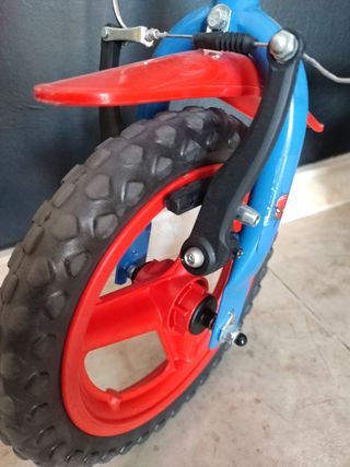 Bicicleta con ruedines Spiderman niño