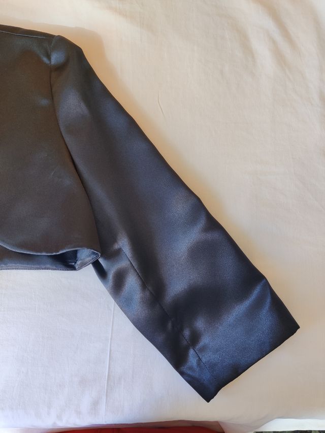 Chaqueta corta negra