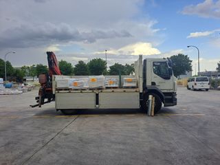 Grúa y transporte.