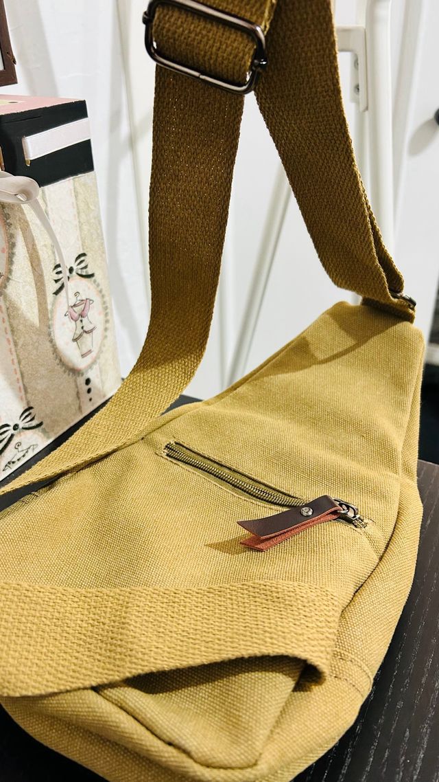 Bolso bandolera cruzada.