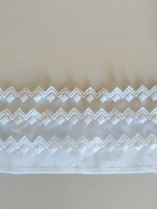 Puntilla tul bordada