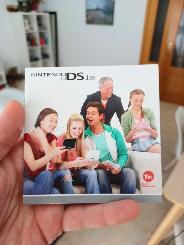 Nintendo DS Lite: Folleto