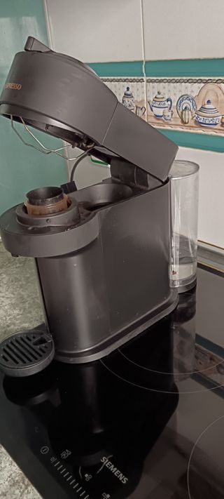 Cafetera Nespresso Vertuo Negra