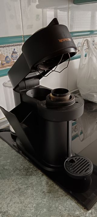 Cafetera Nespresso Vertuo Negra