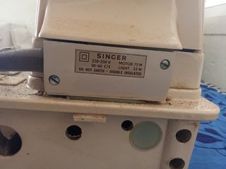 Máquina coser Singer antigua