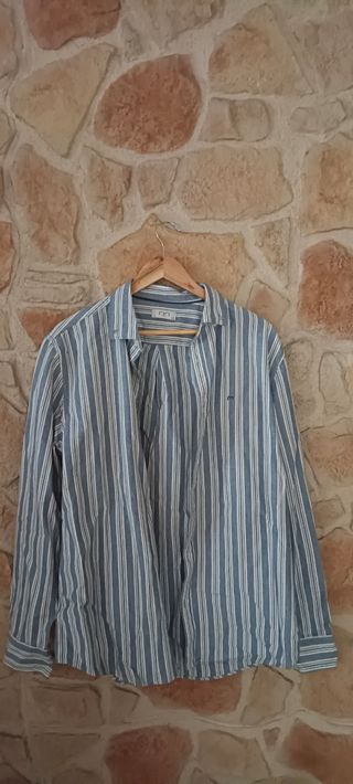 Camisa a rayas verticales tricolor