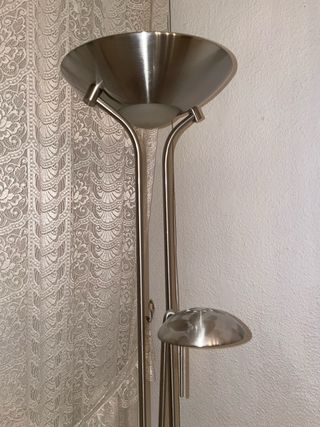 Lámpara de pie metal plata