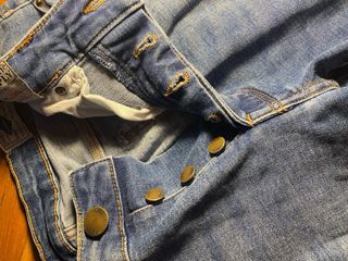 Vaqueros rotos azules