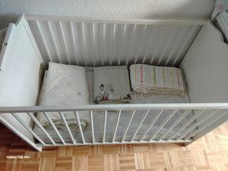 Cuna bebé blanca