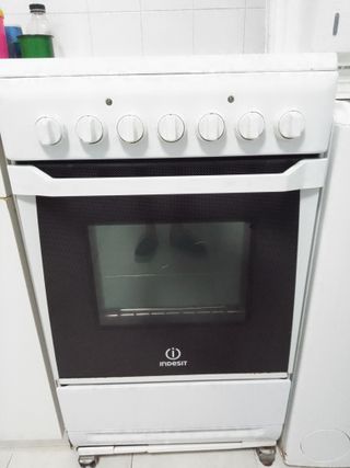 Cocina vitrocerámica Indesit