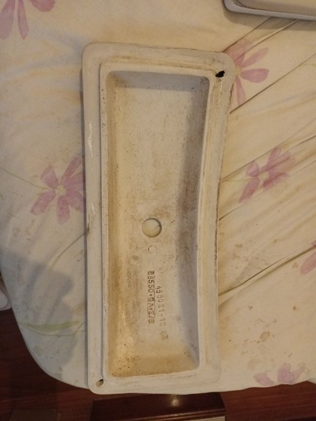 Tapa cisterna ROCA Góndola beige.