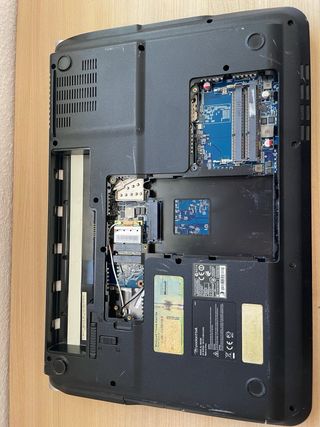 Portátil Packard Bell blanco plata