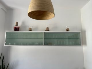 Vitrina blanca 210x42cm - Mueble