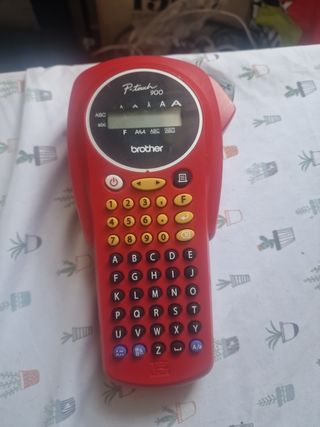 Brother P-touch 900 - Etiquetadora roja