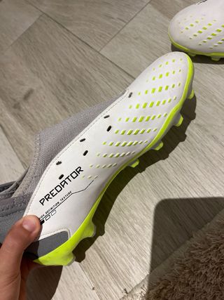 Adidas Predator: Botas Fútbol - Casi nuevas