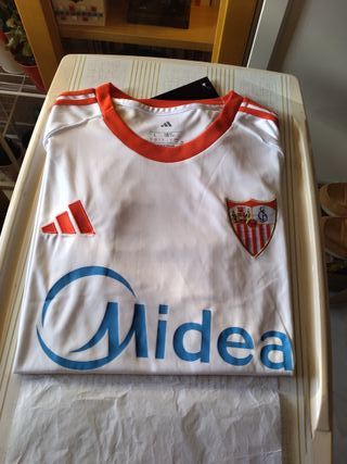 Camiseta Sevilla 25/26,también en NEGRA,  talla L