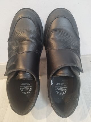 Zapatos Pablosky negros velcro