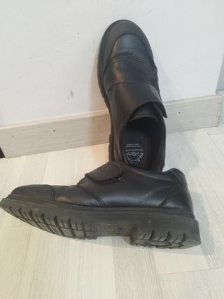 Zapatos Pablosky negros velcro