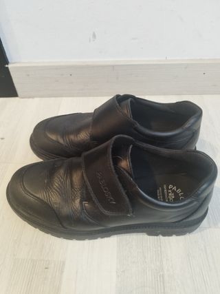 Zapatos Pablosky negros velcro