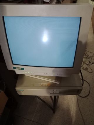Ordenador Siemens Scenic 4L antiguo